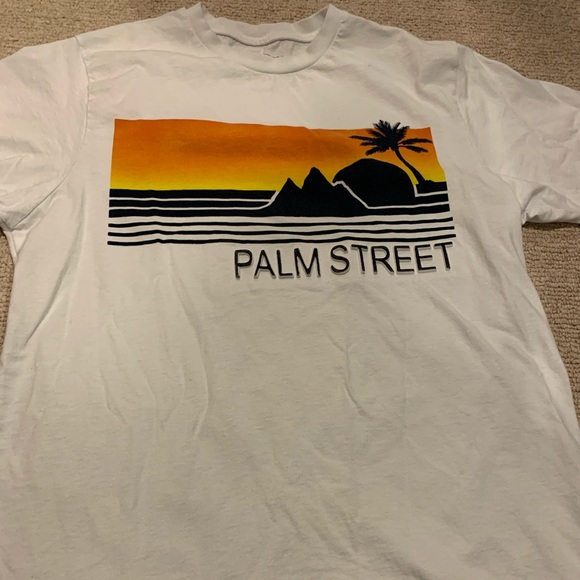 Pull & Bear Men’s Size Small PALM STREET T-shirt - Picture 4 of 6